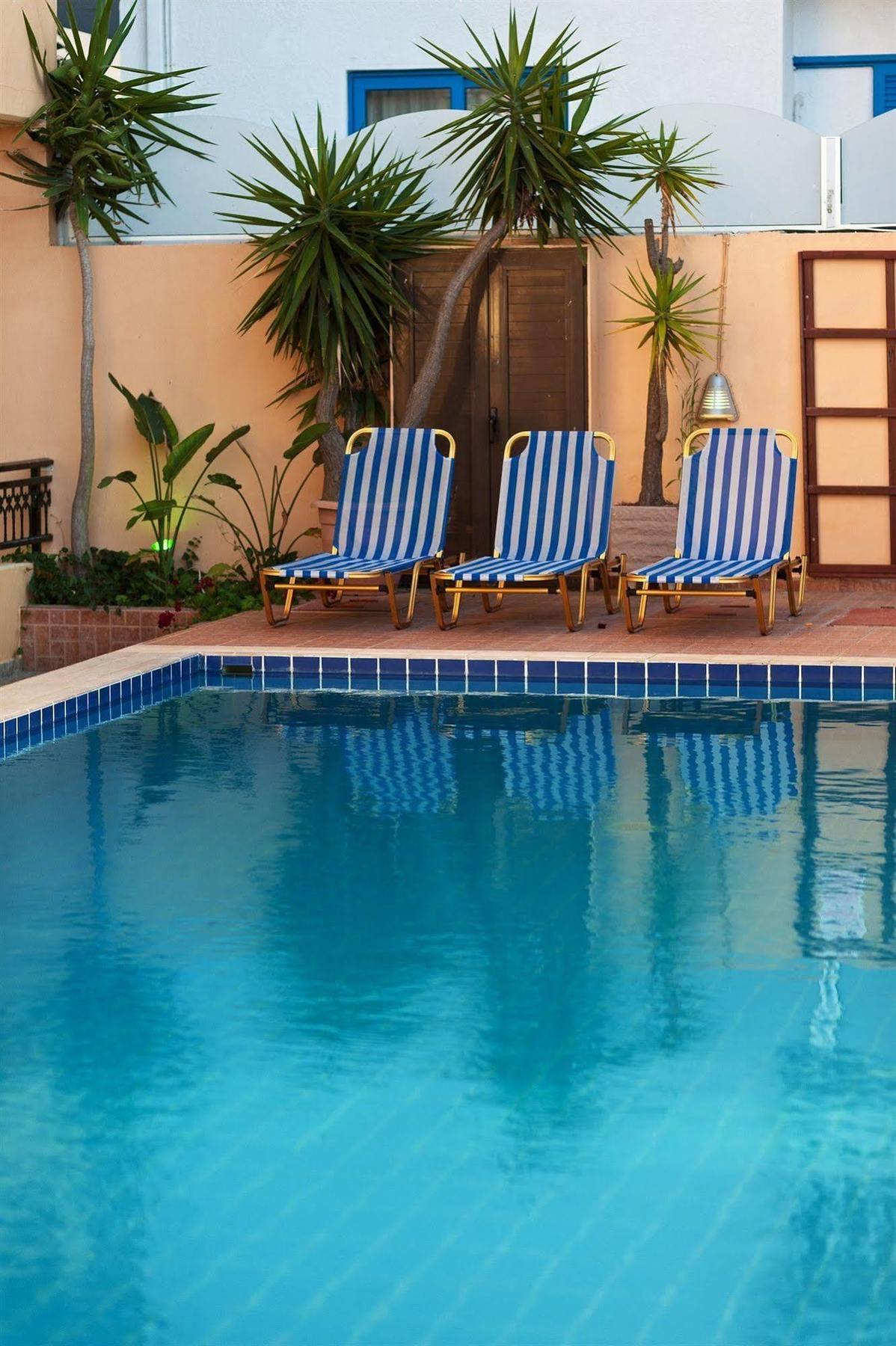 Alea Hotel Apartments Lalyssos Eksteriør billede