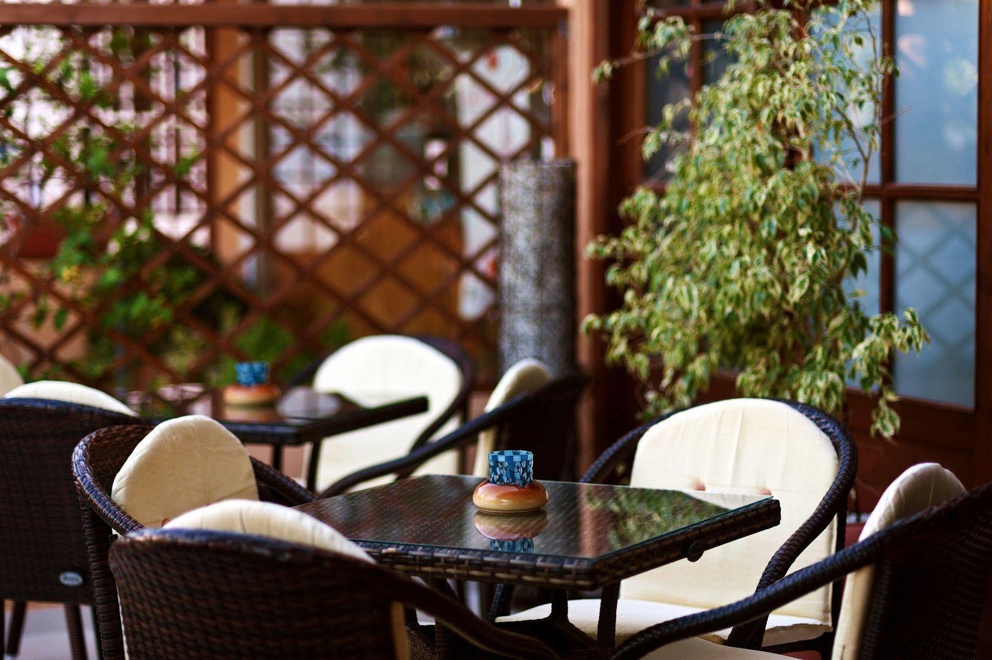 Alea Hotel Apartments Lalyssos Eksteriør billede