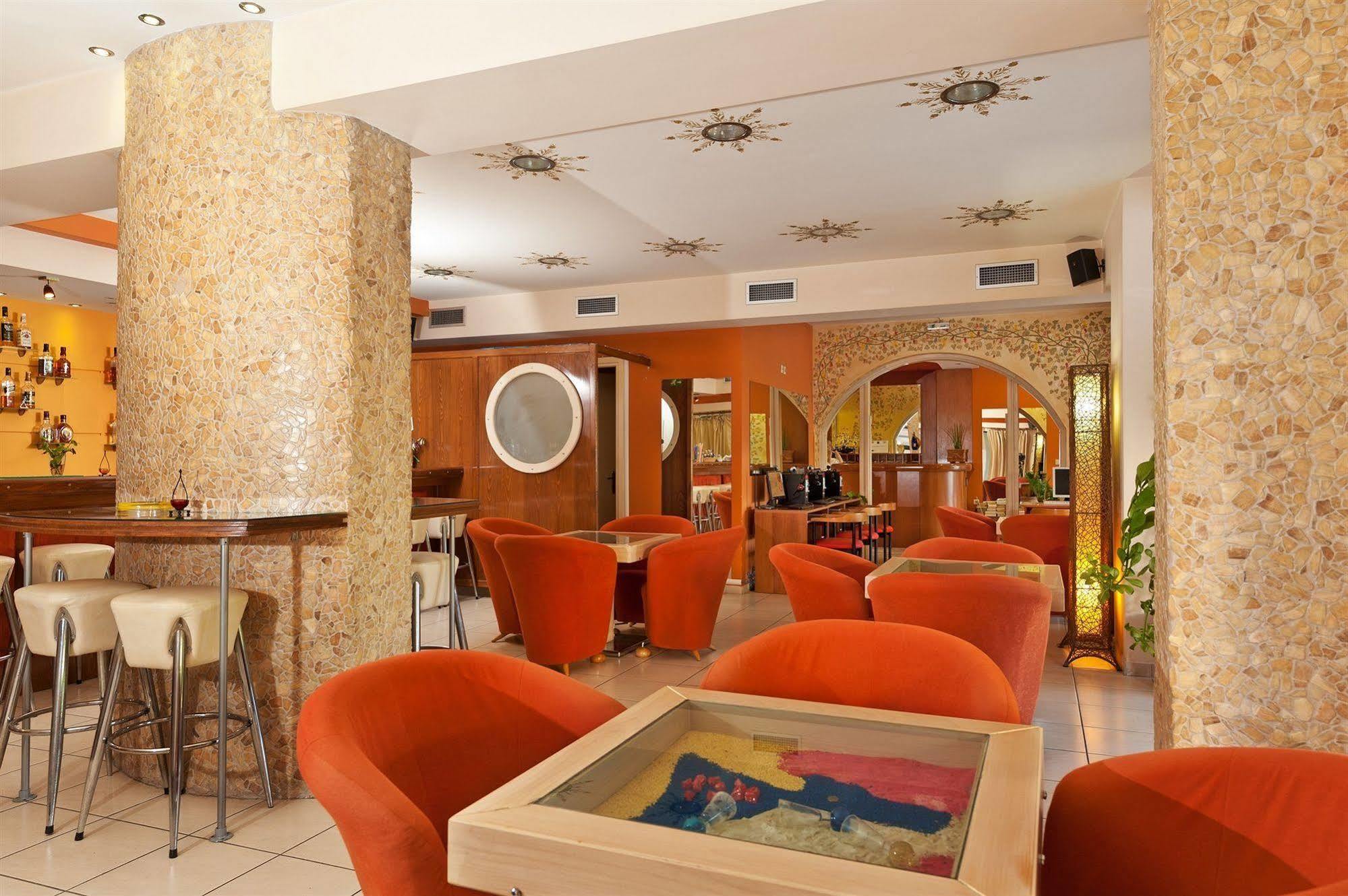 Alea Hotel Apartments Lalyssos Eksteriør billede